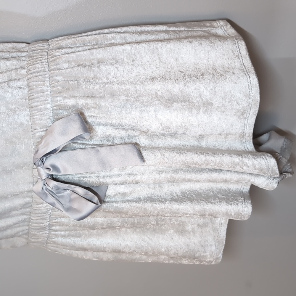 Victoria's Secret Silver Cami Romper Womens Size Small Velvet Sleepwear Pajamas - Picture 5 of 15